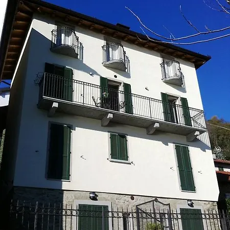 Casa Amarilla *