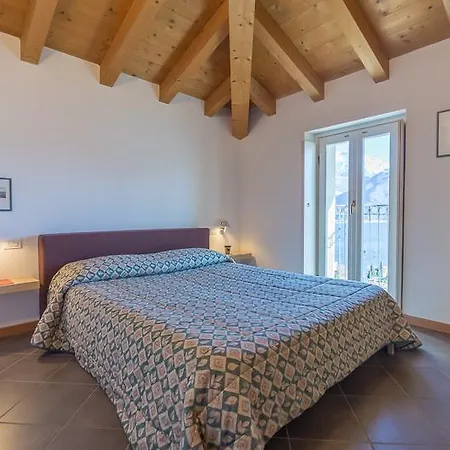 Casa Amarilla *