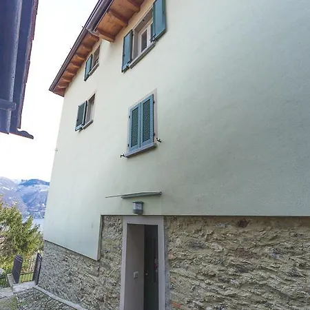 Casa Amarilla