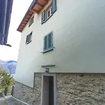 Casa Amarilla
